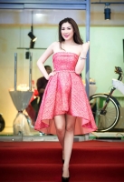 8 bộ váy đẹp của sao Việt tuần qua
